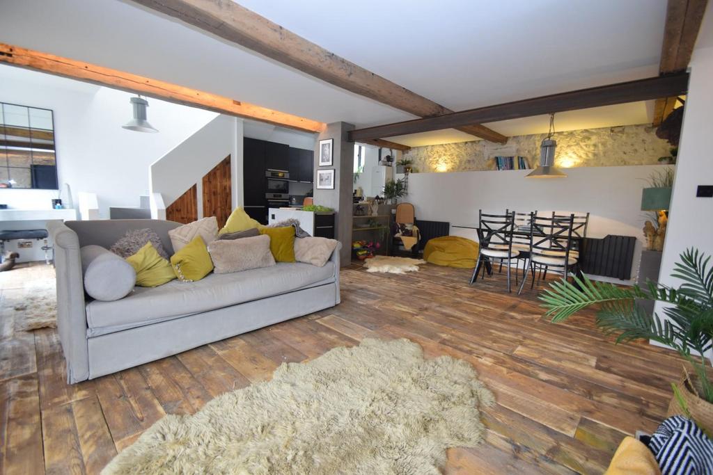 Bradford Street, Eastbourne BN21 2 bed barn conversion £515,000