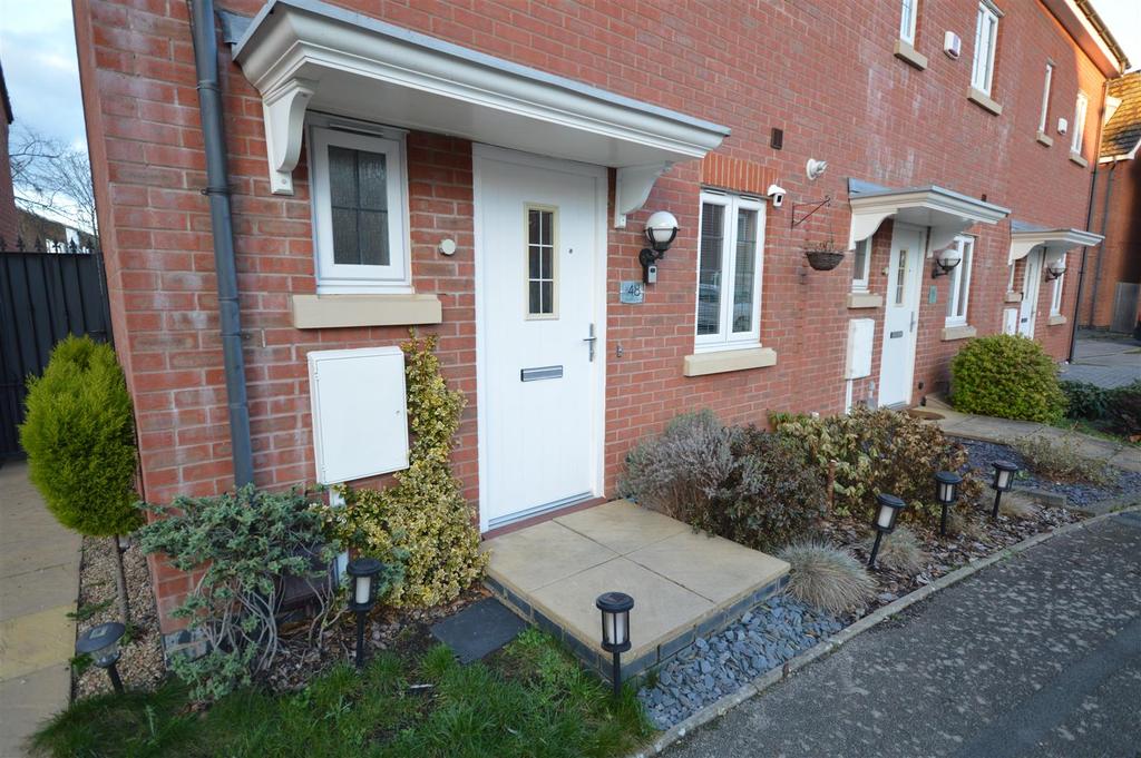 Crediton Close, Coventry 3 bed end of terrace house £1,200 pcm (£277 pw)