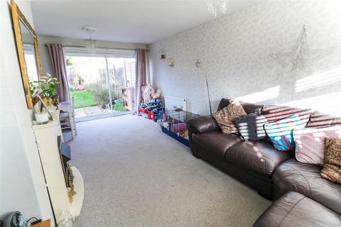 38 Hookfield, Harlow, CM18 6QG