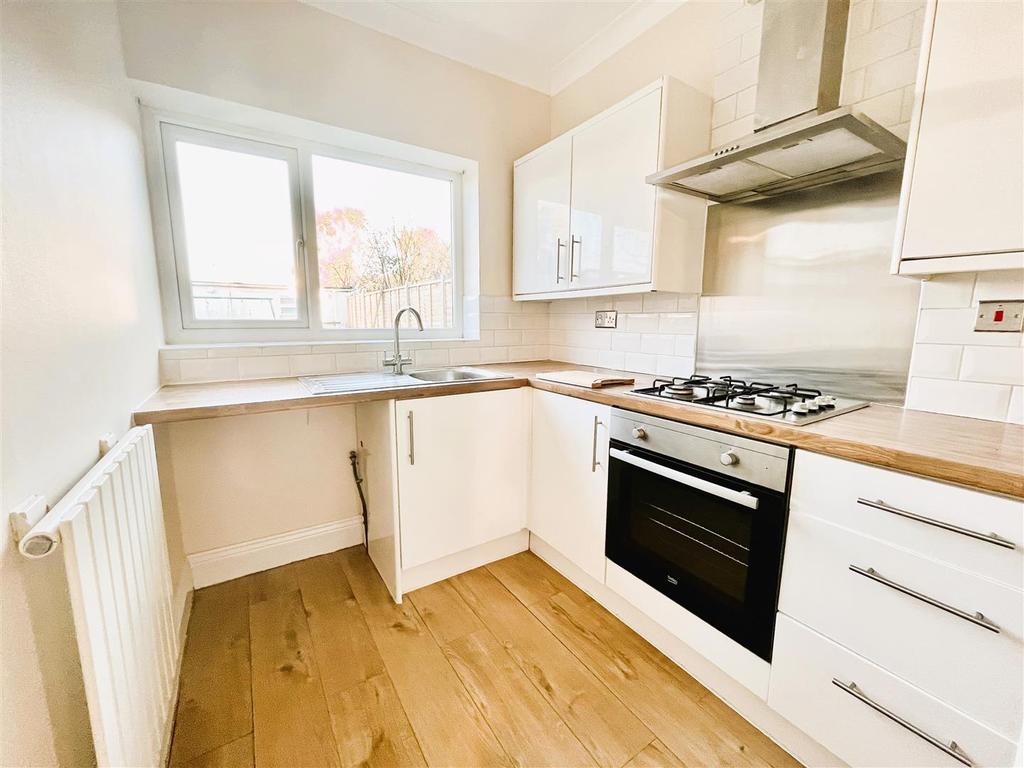 Stewart Road, Charminster 1 bed flat £875 pcm (£202 pw)