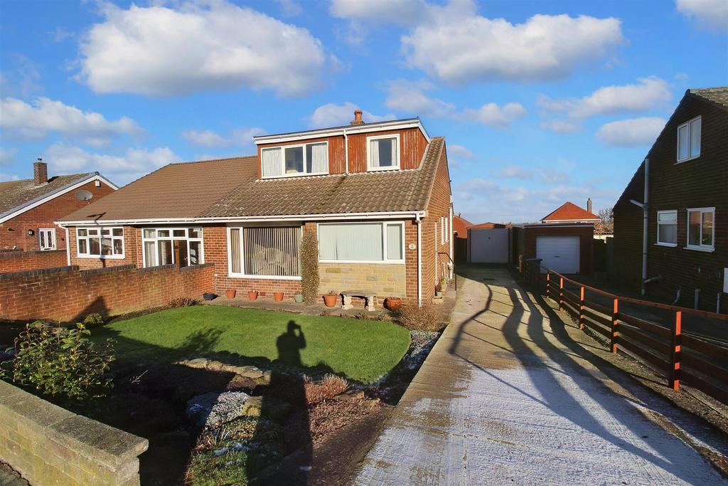 Thorne End Road, Staincross, Barnsley, S75 6NR 3 bed semidetached bungalow for sale £210,000