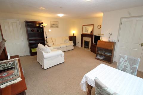 3 Barnfield Road, Collingham, Newark, NG23 7SN
