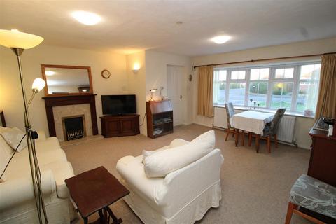 3 Barnfield Road, Collingham, Newark, NG23 7SN