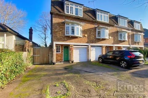 4 bedroom townhouse for sale - Abbey Road, Enfield