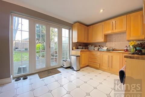4 bedroom townhouse for sale - Abbey Road, Enfield