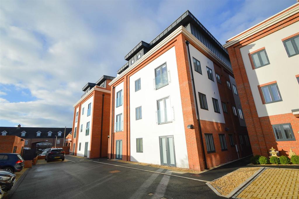 St. Michaels Street, Shrewsbury 2 bed apartment £275,000
