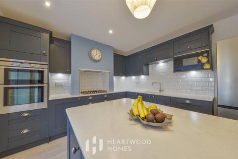 44 Coombes Road, London Colney, St Albans, AL2 1ND