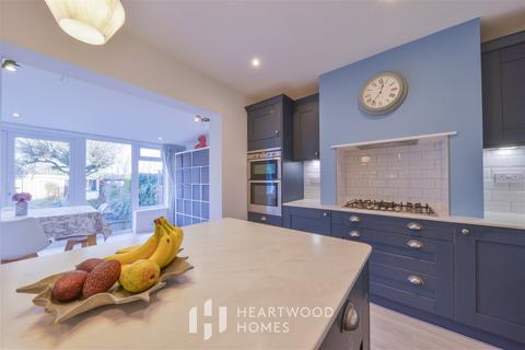 44 Coombes Road, London Colney, St Albans, AL2 1ND