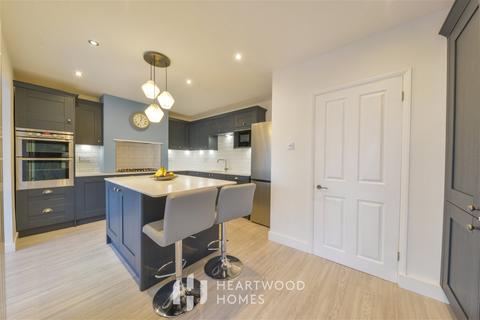 44 Coombes Road, London Colney, St Albans, AL2 1ND