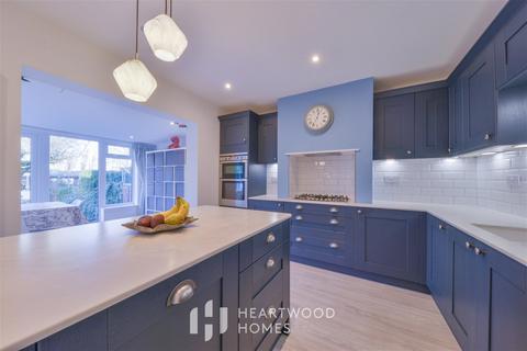 44 Coombes Road, London Colney, St Albans, AL2 1ND