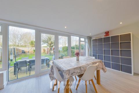 44 Coombes Road, London Colney, St Albans, AL2 1ND