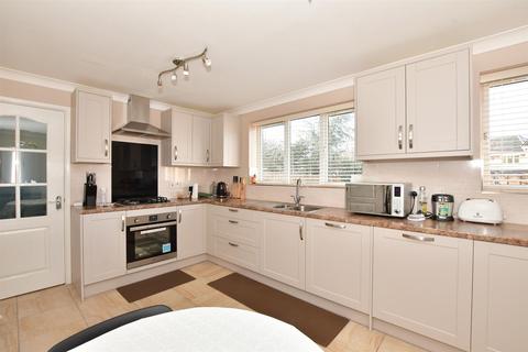 4 bedroom detached house for sale - Balfour Close, Wickford, Essex