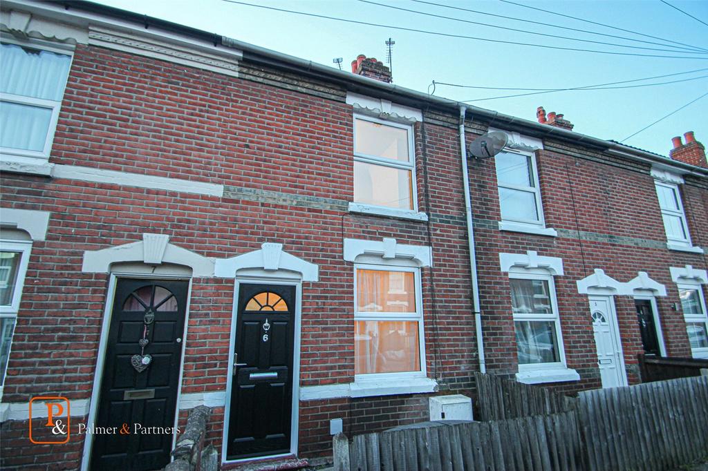 Victor Road, Colchester, Essex, CO1 3 bed terraced house £1,250 pcm (£288 pw)