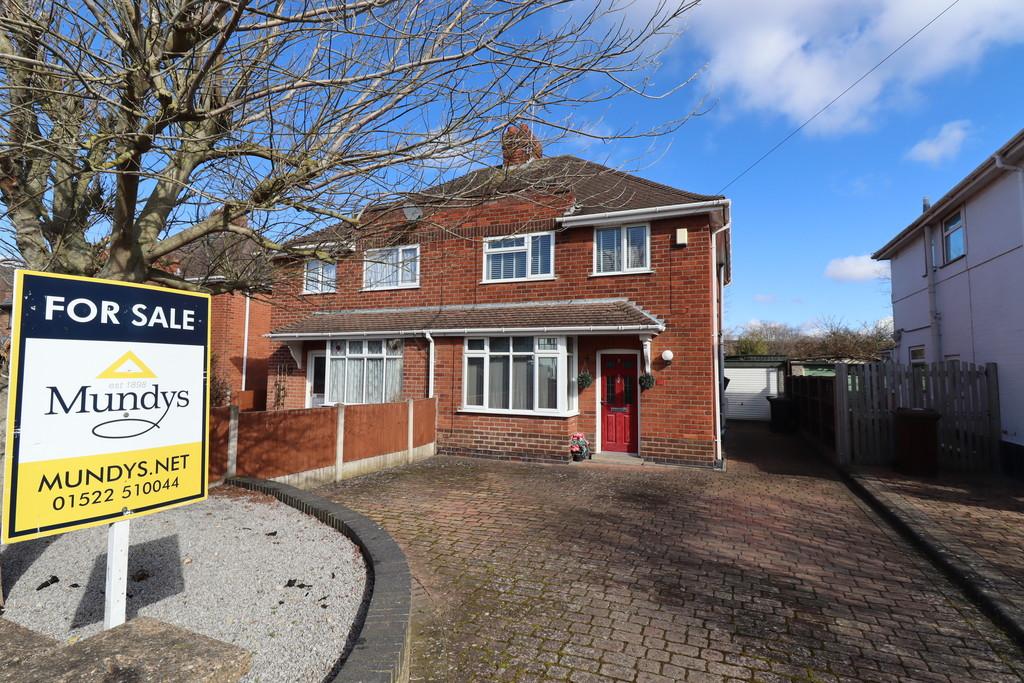 Wallis Avenue, Lincoln 3 bed semidetached house £255,000