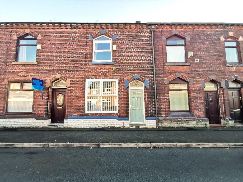 Swallow Street, Oldham, Lancashire, OL8 2 bed terraced house £850 pcm