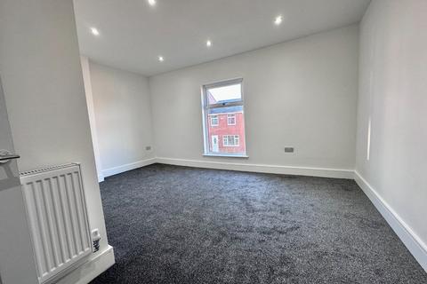 114 Bolton Road, Westhoughton, Bolton, BL5 3DX
