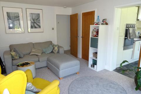 2 bedroom flat to rent, Pelham Road, Lindfield, RH16