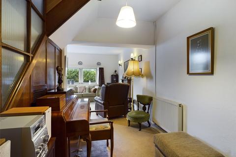 3 bedroom semi-detached house for sale - Barn Mews, Leckhampton Hill, Cheltenham, Gloucestershire, GL53