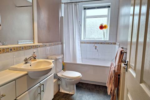 208 Denton Lane, Chadderton, Oldham, OL9 8PL