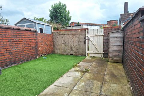 208 Denton Lane, Chadderton, Oldham, OL9 8PL