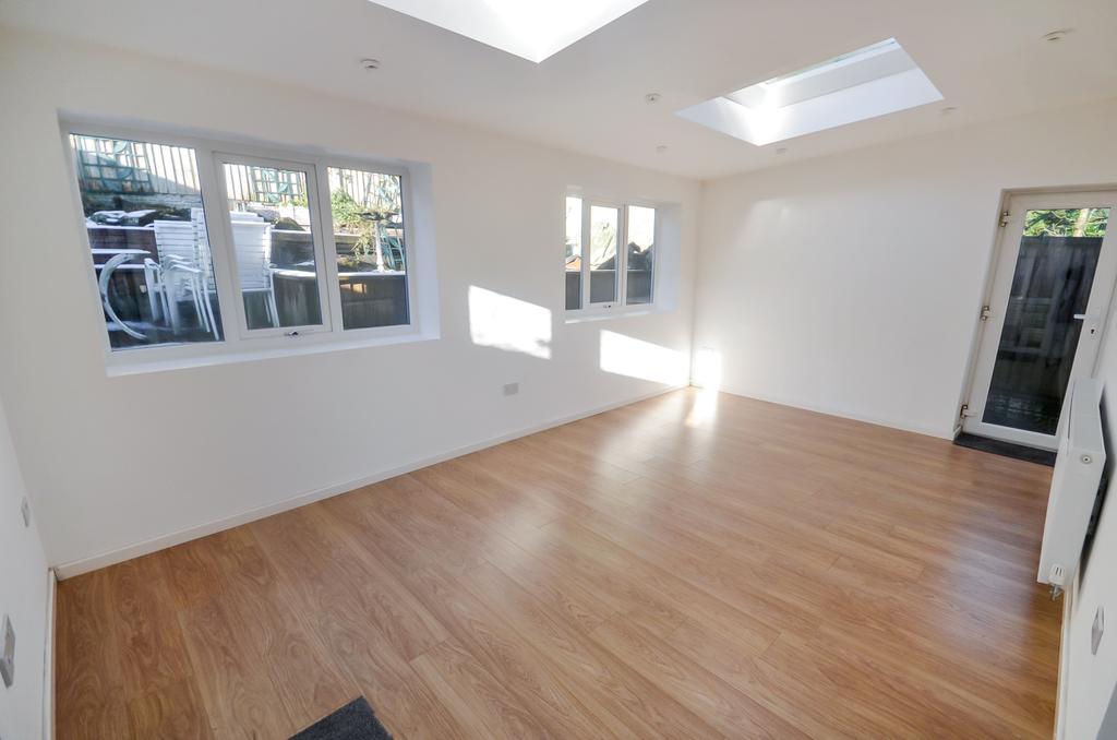 Farnhill Close, Windmill Hill, Runcorn, WA7 6PW 3 bed detached house