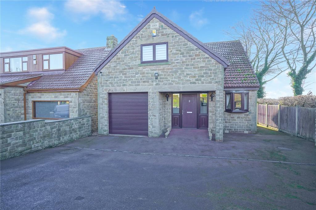 Moat Lane, Wickersley, Rotherham, South Yorkshire, S66 3 bed bungalow for sale £525,000