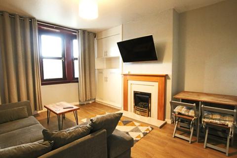 2 bedroom flat to rent - Woodside Avenue, Dundee, DD4