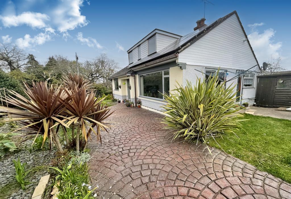 Hyde Road, Bournemouth, Dorset 4 bed chalet for sale £425,000