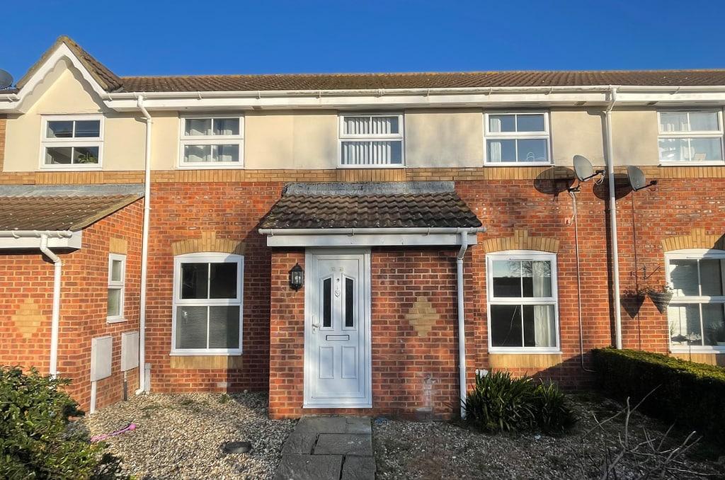 Silverdale Drive, Herne Bay 2 bed terraced house £1,100 pcm (£254 pw)