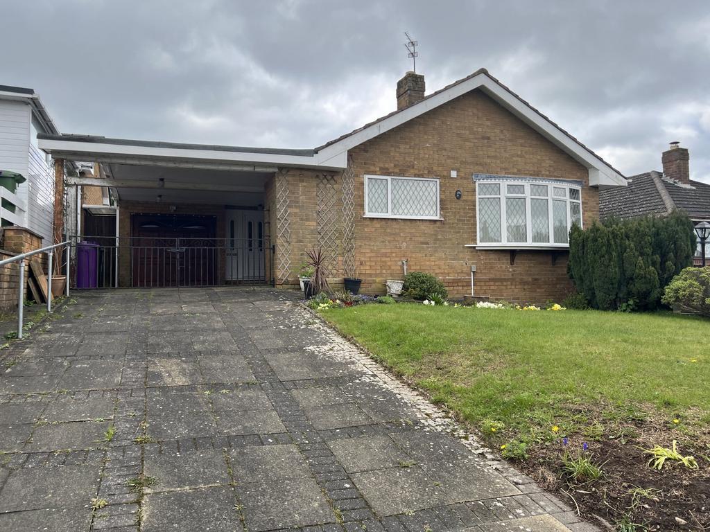 Dewsbury Drive, Wolverhampton, West... 2 bed bungalow £1,100 pcm (£