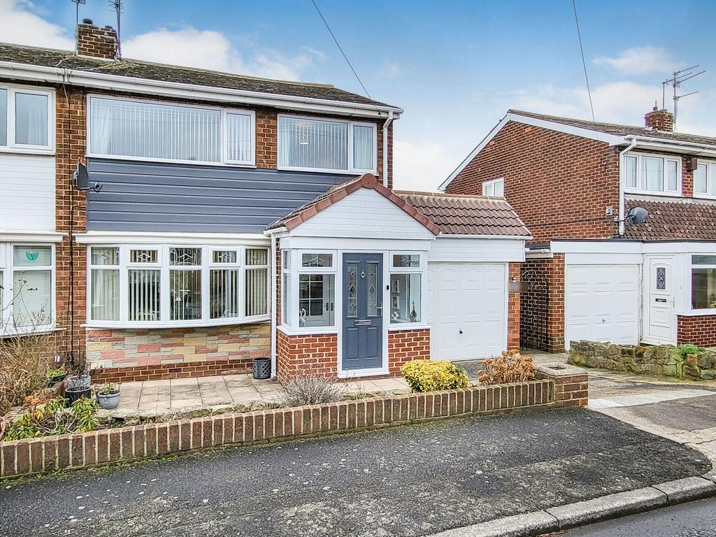 Hawthorn Drive, Jarrow, Tyne and... 3 bed semidetached house £197,500