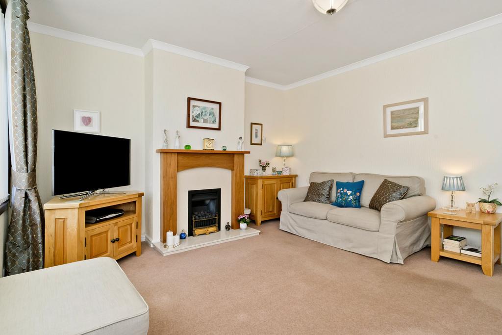 18 Muirfield Terrace, Gullane, EH31 2HW 3 bed end of terrace house £