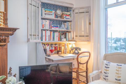 2 bedroom flat for sale - Westgate, 10 Fence Avenue, SK10 1LT