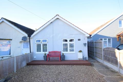 2 bedroom semi-detached bungalow for sale - Clacton-on-Sea