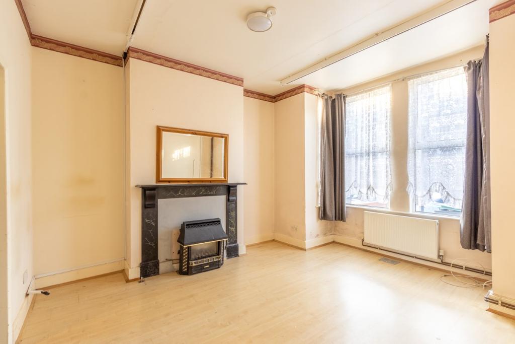 Mount Pleasant Road, Tottenham, London, N17 4 bed terraced house for