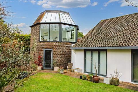 9 Cranedown, Lewes, BN7 3NA