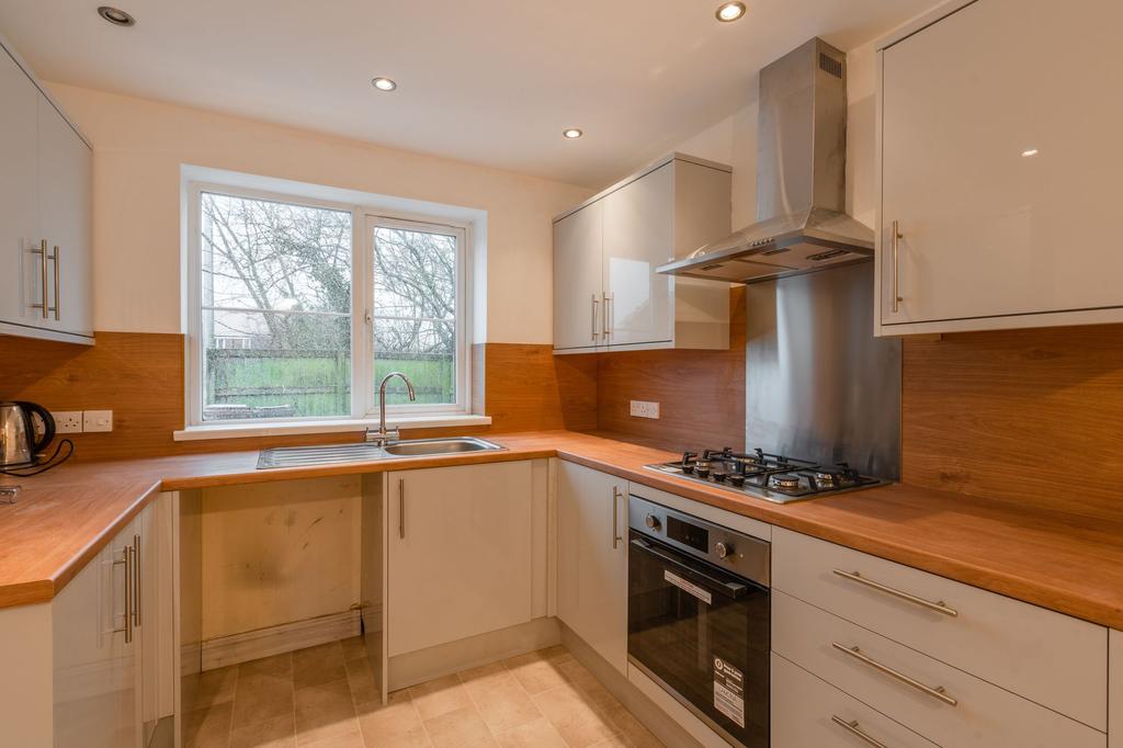 Willow Walk, Crediton, EX17 3 bed detached house £300,000