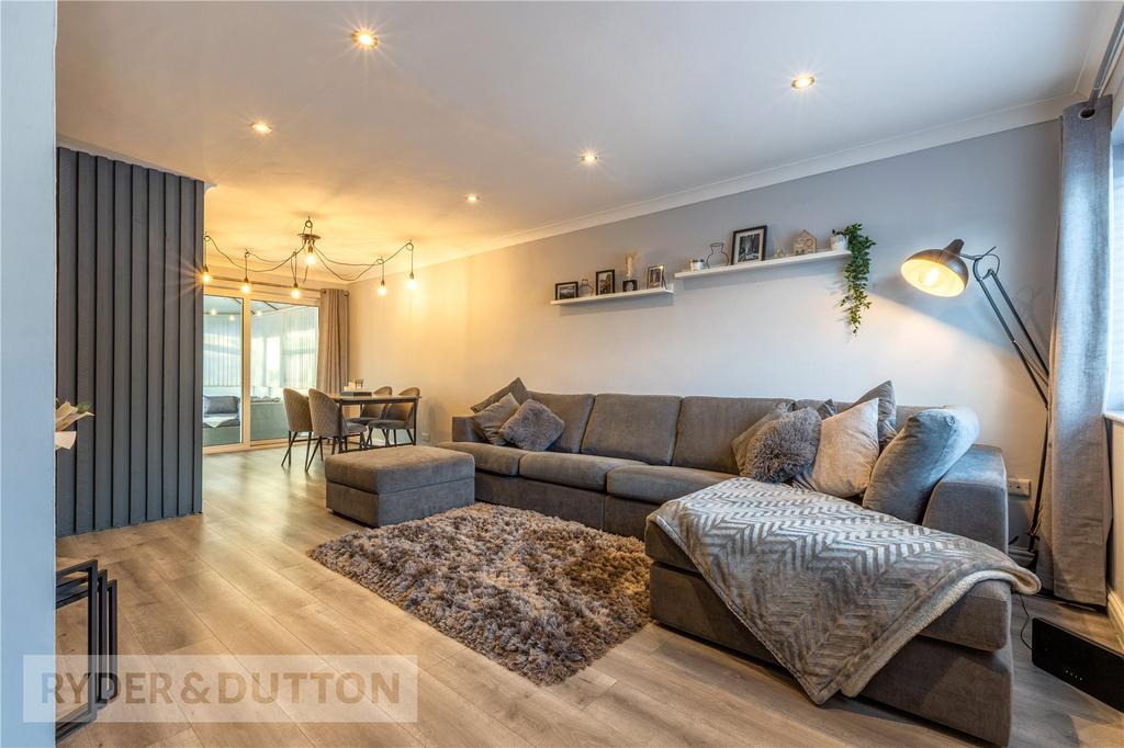 Lounge/Dining