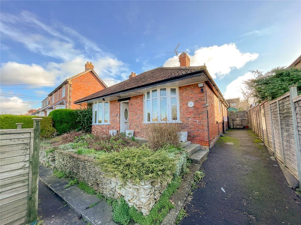 The Butts, Westbury 2 bed bungalow for sale £300,000