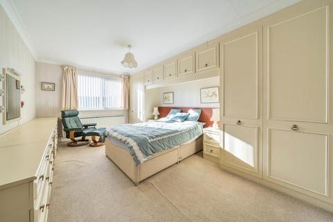 18 Shannon Way, Beckenham, BR3 1WG