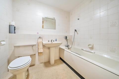 18 Shannon Way, Beckenham, BR3 1WG