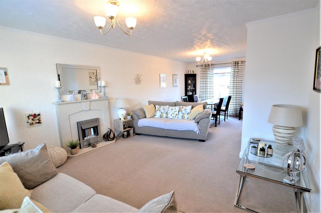 25 Hazelgrove, KILWINNING, KA13 7JH 3 bed terraced house £99,000