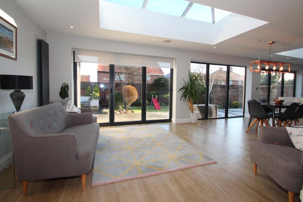 The Broadway, Tynemouth, NE30 4 bed detached house for sale £925,000