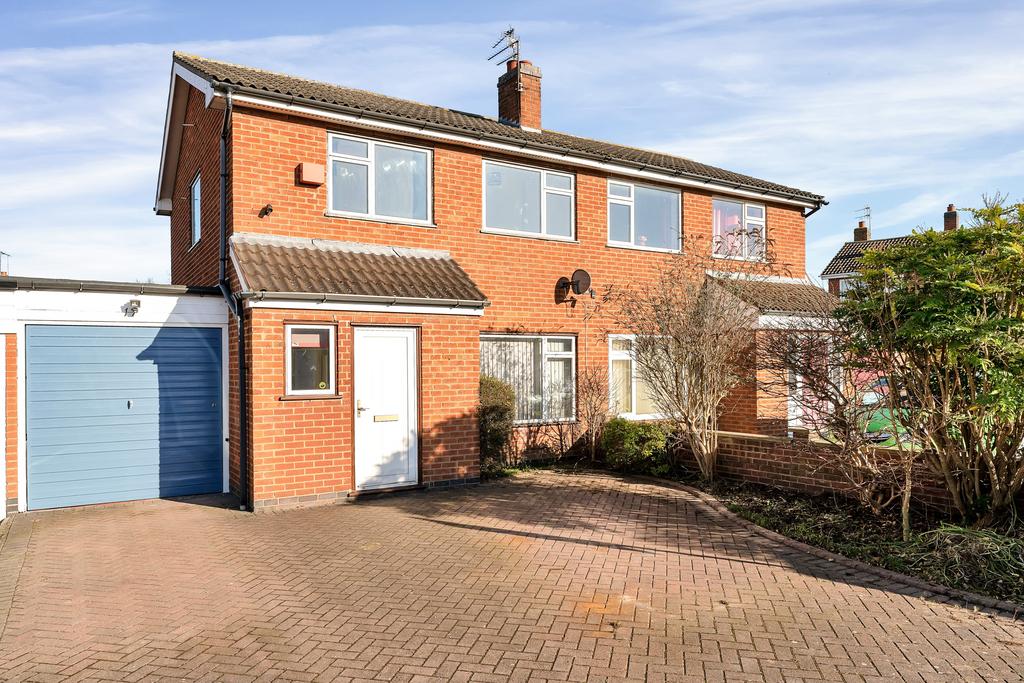 The Meadows, East Goscote, Leicester, LE7 3 bed semidetached house £