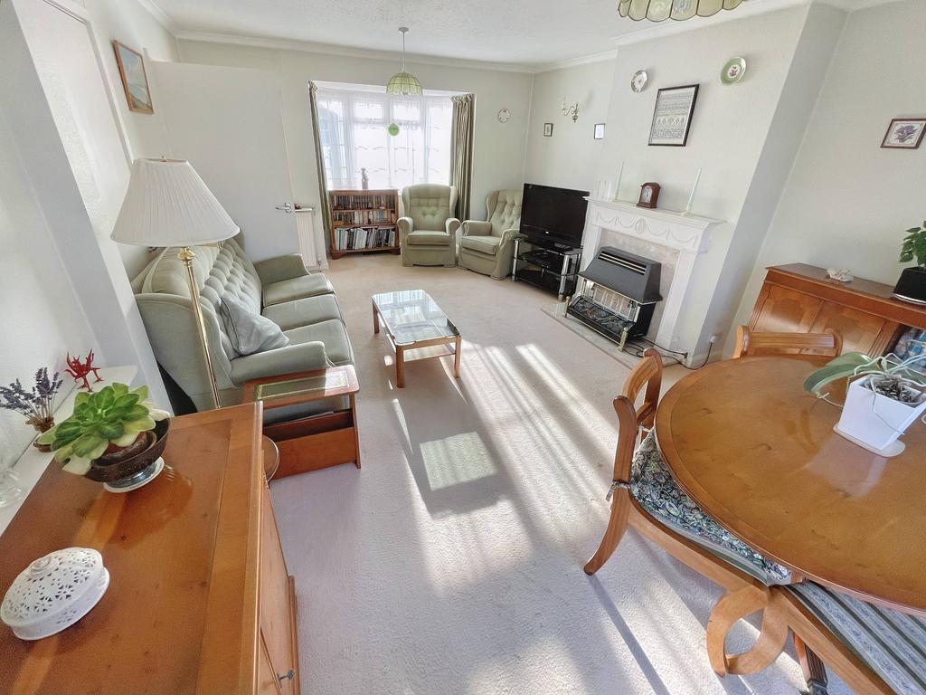 Lounge reverse
