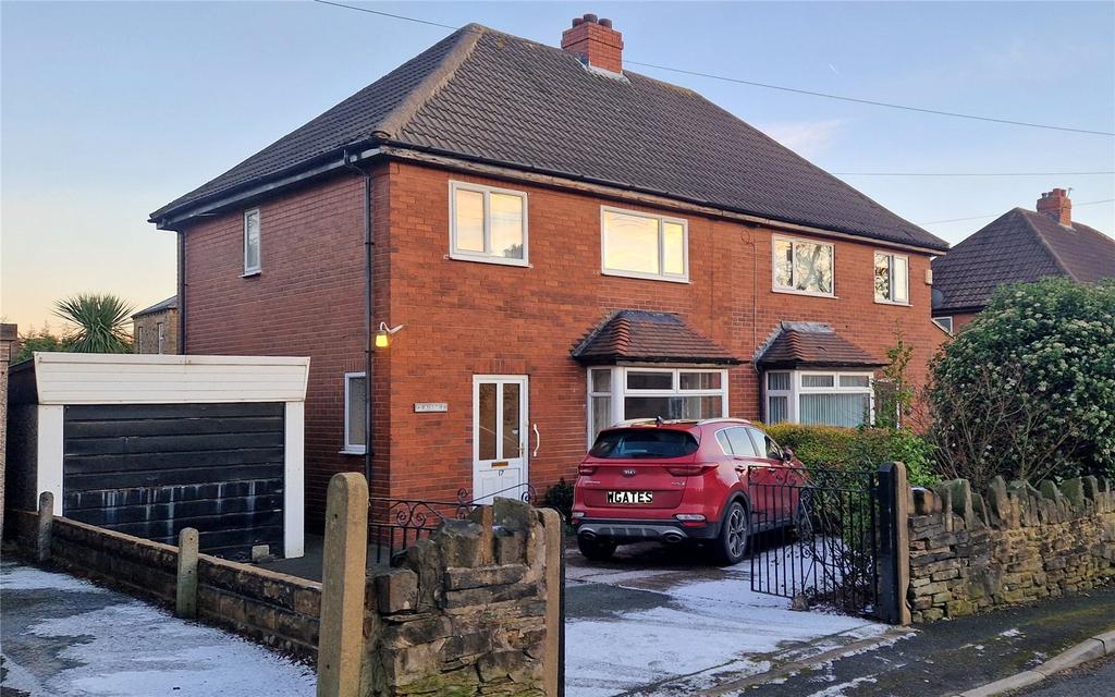 Wilson Road, Mirfield, WF14 3 bed semidetached house £190,000