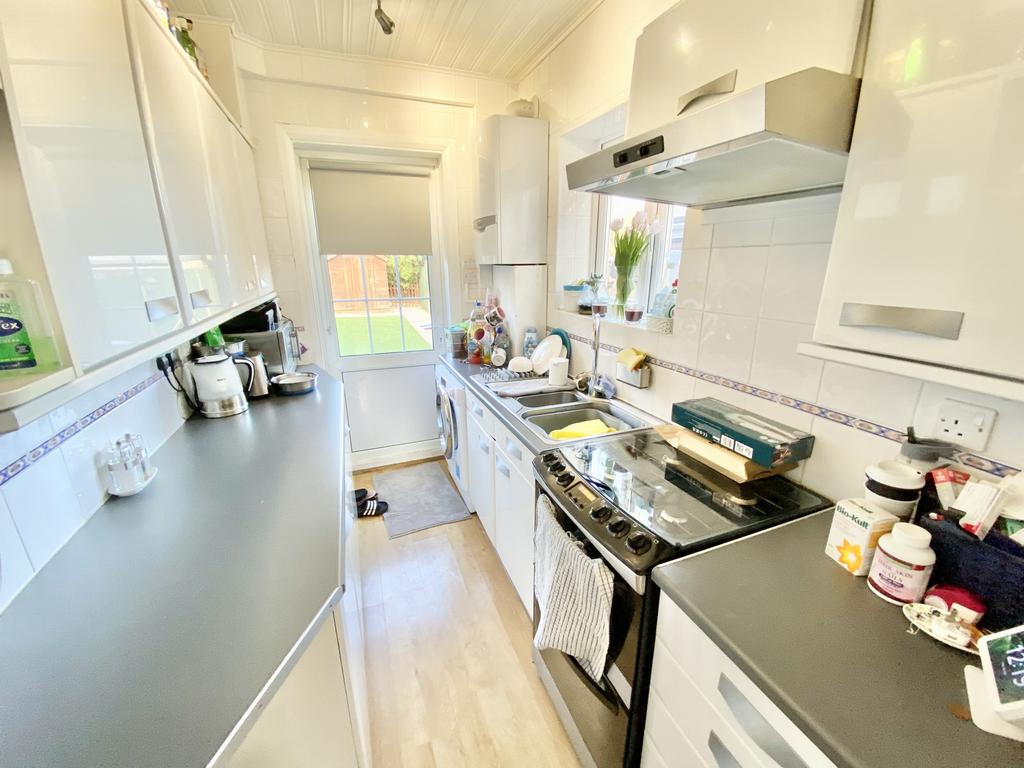 Crummock Gardens, Kingsbury, NW9 3 bed semidetached house £635,000