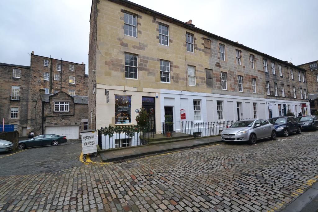 William Street, Edinburgh, EH3 1 bed flat £850 pcm (£196 pw)