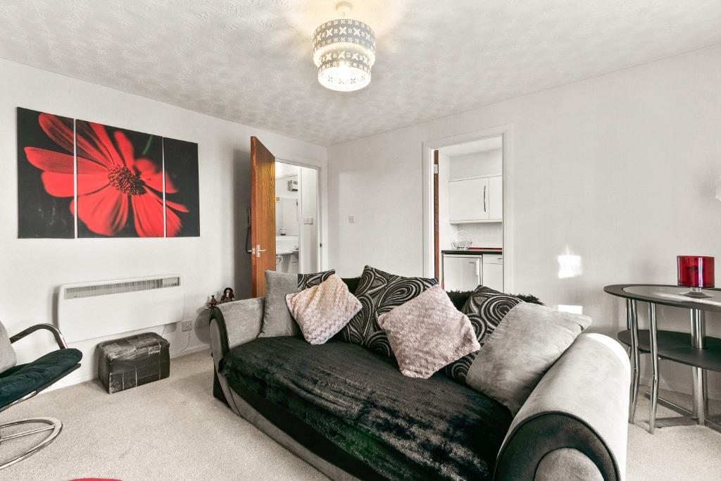 Hartfield Court, Dumbarton, West... 1 bed flat £65,000