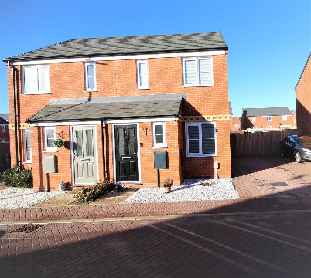 Amey Close, Little Wratting, Haverhill 2 bed semidetached house for